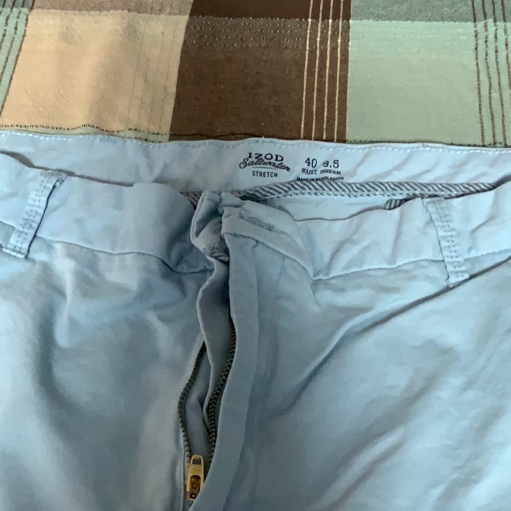 Izod size 40 Light blue shorts